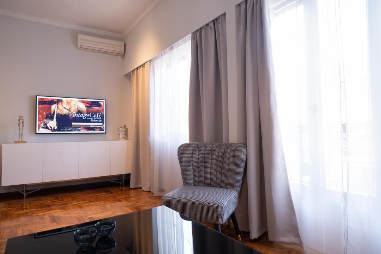 Daphnes Luxury Athens Center Apartment Bagian luar foto